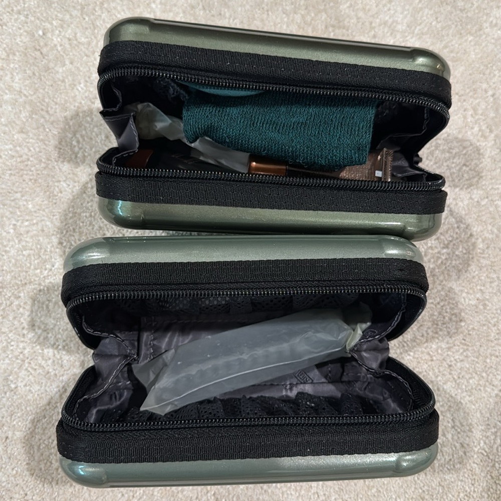 RIMOWA green airline Eva air amenities kit NWOT expired